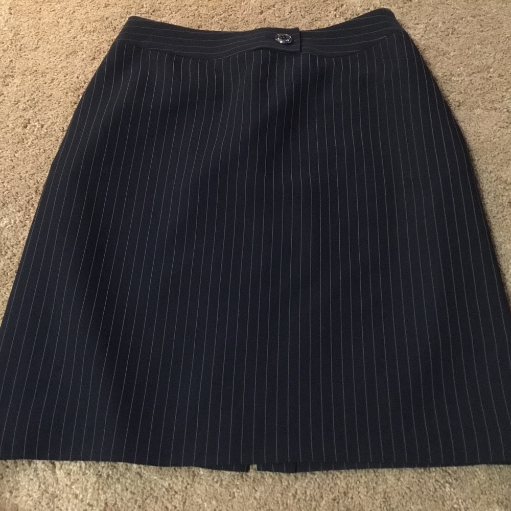 TAHARI Skirt Black and silver pinstripe